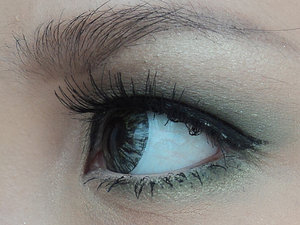 Golden Green Smoky Eye