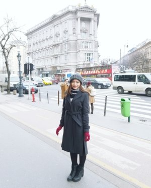 Winter outfit in Europe #Budapest #OOTD #WinterCoat