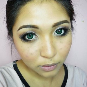 Bigger eye makeup look that i usually do for my Rapunzel cosplay. Minus the wig and lippy hehe 😆
#makeup #eotd #eyemakeup #vegas_nay #mayamiamakeup #anastasiabeverlyhills #hudabeauty #lookamillion #norvina #fcmakeup #zukreat #muajakarta #jakarta #indonesia #pinkperception #dressyourface #monolid #auroramakeup #lvglamduo #clozetteid #fotdibb #blogger #indonesianbeautyblogger #indobeautygram #rapunzelmakeup #bigeyes #practicemakesperfect