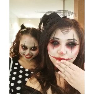 Crazy bestfriend in action 😆
This halloween i did the same makeup for me and two of my besties, here's one 🎃🎃🎃
@dwitaregiana  #halloween #halloweenmakeup #makeup #vegas_nay #mayamiamakeup #anastasiabeverlyhills #hudabeauty #lookamillion #norvina #fcmakeup #zukreat #muajakarta #indonesia #pinkperception #dressyourface #auroramakeup #lvglamduo #clozetteid #fotdibb #blogger #indonesianbeautyblogger #indobeautygram #mikasabeauty #latepost