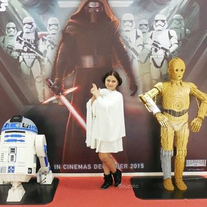 Happy Star Wars day! May the 4th be with you! 😆
.
.
Even though the real anniversary of Star Wars is on May 25th 😝
#maythe4thbewithyou
#maythe4th #maytheforcebewithyou #starwars #starwarsday #starwarsindonesia #princessleia #princessleiabuns #r2d2 #c3po #kyloren #leiaorgana #leia #starwarsfan #tumblr #disneybound #disney #love #tumblrpost #tumblrdisney #clozetteid #outfitoftheday #ootd #outfit #inspired