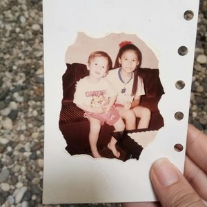 How old is Robbie in this picture? @elly.lim......#ClozetteID#handsinframe#whileinbetween#oldmemories#throwback