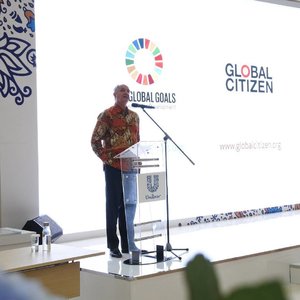 Thank you Mr. Paul Polman (Chief Executive Unilever)  for awesome insight this evening
.
57km // Cisauk, Banten
..
This event is presented by @unileverid and @limitlesscampus
...
#ClozetteID
#GlobalGoals
#GlobalCitizen
#UnileverXLimitlessCampus
#LimitlessCampus
#howfarfromhome
#moodygrams
#feedyourmind
#inspiration
#doit
#keepgoing