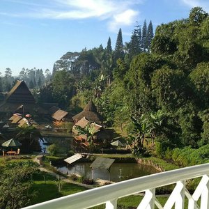 View from the balcony
.
Good morning!
..
...
#ClozetteID 
#Lembang
#WestJava
#instatravel
#staycation
#beautifulmoment
#sharememories 
#travelgram
#fromwhereistand
#whileinbetween
#Indonesia