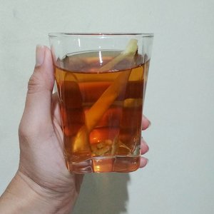 Tea time
.
I've mention before the goodness of tea specially green tea for our body on my previous post couple weeks a go
..
This is what I called "teh uwuh" with ginger and lemongrass. Teh uwuh is one of Indonesia's traditional tea serving. I often sip the tea by using lemongrass, you should try it by yourself!
...
#ClozetteID
#tea
#ginger
#asiadrink
#drinks 
#drinkporn 
#drink
#instadrink 
#instagood
#moodygrams
#goodvibes