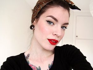 Viola from Killer Colours.
the perfect pin up look with MUFE Aqua Rouge #8