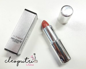Although i'm crazy in loveeeee with matte lipstick.. i need this moisture lipstick inside my pouch.. My favorite color is #Apricot from @ultima_id #ultimaii #ultimadelicatelipstick #clozettedaily #clozetteid #starclozette #sociollablogger #makeup #makeupgeek #makeupaddict #makeuplover #motd #lotd #lipoftheday #lipstickjunkie #bbloggerid #bblogger #beautythings #beautybloggerid