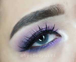 Purple and pink what a purfect combination..#clozetteid #clozettedaily #sociollablogger #FDBeauty #love #beautyblogger #beautybloggerindonesia #bblogger #bbloggerid #makeup #makeupaddict #makeupartist #makeupgeek #makeuptutorial #indobeautygram @indobeautygram #eotd #makeupjunkie #makeuplover #makeuptutorial #ibv #indobeautyvlogger #lotd #wnw #anastasiabeverlyhills #toofacedchristmasinnewyork #lipoftheday #lotd #fotd #faceoftheday