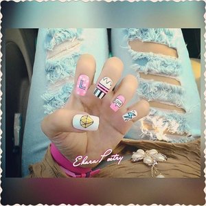 It's been a while since my last nails post..so here is my today nails 😘 💕 #manimonday #notd #manicmonday #love #nailart #popart #nails #nailstickers #nailinspiration #kukucantik #pink #swatch #fotd #rippedjeans #clozetteid #bblogger #MissEhara #ネイルアート #ポップアート #ネイル #かなり #可愛いです #ピンク #大好きです #ファッション #美しさ #かわいい 💗LOVE💗