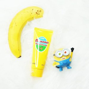 Another review on my blog!The super affordable banananana~ hand cream from @apieu_cosmetics !Full review >> www.wonderfullyn.com....#handcream #apieu #banana #lynekbeauty #lynebeauty #wonderfullyn #clozetteid #clozetteambassador