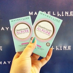 The newest innovation from @maybellineina Clear Smooth ALL IN ONE Shine Free Cake Powder*the new packaging have the same colors with my nails LOL 💅*#makeup #facepowder #mymnymoment #maybellineina #maybellineclearsmooth #twowaycake #clozetteid #beautyblogger #bloggerlife #instablogger