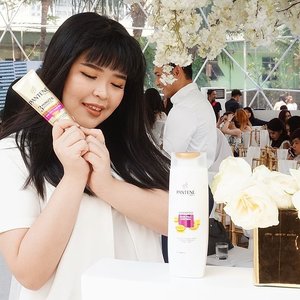 I'm at @panteneid Dome to know more about how to prevent hair loss since my hair are so sensitive
Also got the P3K box??
.
.
.
.
.
#kuatitucantik #kuatlawanpolusi #beautyblogger #wonderfullyn #lynebeauty #beautyinfluencer #panteneid #clozetteid