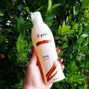 My current favorite shampoo from @xpert_official "X-pert Daily Shampoo"Why I love this shampoo? Stay tune for the review ♡#xpert #indonesia #shampoo #hairtreatment #dailyshampoo #beauty #haircare #indonesia #clozetteid #beautybloggerindonesia #sponsored #endorse #bblogger #beautyblogger #jakarta #instablogger #instabeauty #favorite #current #igbeauty #instadaily