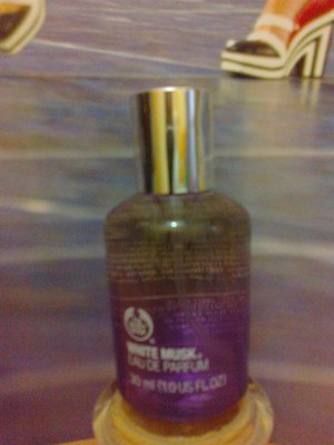 white musk from the body shop, make so confident , you must try it