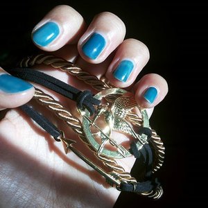 @clozetteid #ClozetteID #clozetteaccessories #COTW Blue met gold? Why not? I love this bracelet ❤