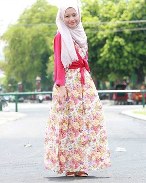 Smile and let everyone knows that today, you're a lot stronger than you were yesterday -----------------------------------Vintage Flower dress from @yuliashijab2 made by my lovely sister @devithay#ClozetteID #COTW #FashionFlashback #ootd #hotd #hijabootd #vintage