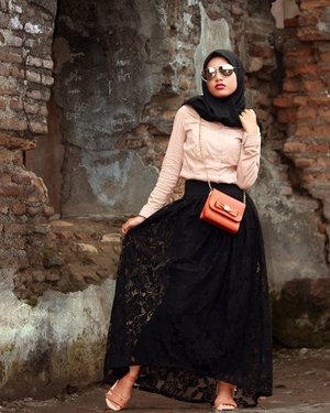 You can travel to the past in the historical place or wearing vintage fashion, and I choose both of them. Enjoy long weekend!#ClozetteID #COTW #fashionflashback #ootd #hijabootd #lace #laceskirt