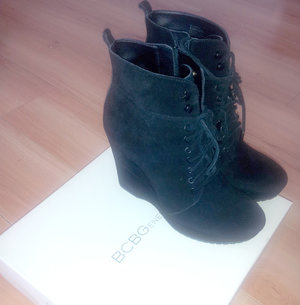 BCBG - viktory lace up booties...
Love this booties so much..it's really comfy!!!