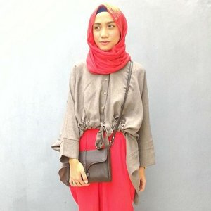 When in doubt, wear red ✌ .@clozetteid X @lafayettejkt .#miradamayanti #lafayettejktxclozettefiu #red #clozetter #ClozetteID #hijabinfashion  #hijabootd