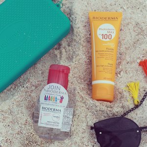 To travel is to inspire and to be inspired.. So gurls, go on and see all the beauty in the world while @bioderma_indonesia take care of your skin on your travel journey😍
Have a great weekend !
.
.
.
#miradamayanti #bioderma #travel #biodermaindonesia #skincare #essentials #flatlay #holiday #weekend #vibes #portrait #vsco #beauty #blogger #ClozetteID