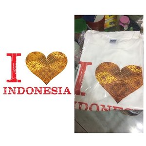 Happy Independence Day, Indonesia!!!!! Designed this shirt with my siblings (@jamesjims12 @jerry.ijoe) and wr printed it out using @depotkaos for Indonesia's national day! Merdeka!!!! Xoxo
#clozetteid #tshirt #custom #customize #personalized #batik #indonesia #independenceday #nationalday #indo #dirgahayuri #dirgahayu #17agustus #iloveindonesia