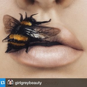 How amazing is this??!! 😱😱😱😱😱😱 #Repost @girlgreybeauty with @repostapp. ・・・ Stung 🐝 Details | Bee: @wolfefaceartfx Essential Palette, @sauceboxcosmetics Étude Palette for shading. Lips: @nyxcosmetics Butter Lipstick in 'Snow Cap' with some light concealer in the centre to highlight. Inspired by the @lanadelrey photoshoot

#clozetteid #inspiration #inspire #makeup #beauty #beautyblog #kireimakeup #makeupartist #facepaint #paint #art #bee #lanadelray #amazing #artist #makeupart #makeupartist