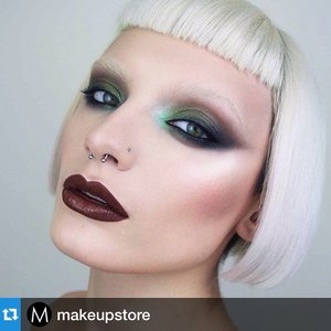 How gorgeous!!!! 😍😍😍😍😍 #Repost @makeupstore with @repostapp. ・・・ Makeup artist Penelope Gwen @pennold wearing our Microshadow Kakaw and Lip Gloss Sunset Safari in this stunning look! #makeupstore #makeupartist #inspiration #microshadow #lipgloss #sunset #safari #eotd #fotd #ootd #potd #makeupart #art #artistic #creative #cosmetics #creativemakeup #themakeupstore #kireimakeup #clozetteid