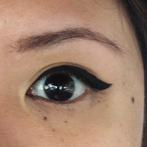 Guess which liner i'm using?! It starter to flake after 1.5hrs of initial application! Check out the review now on my blog! #clozetteid #kireimakeup #eyeliner #review #makeupaddict #makeupjunkie #makeupartist #beauty #beautyblog #beautyblogger #indonesianblogger #indonesian #disappointed
