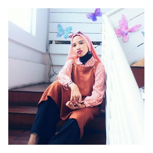 Don’t waste your time in anger, regrets, worries, and grudges. Life is too short to be unhappy // Roy T. Bennett#ClozetteID #ootd #quotes #abmlifeissweet #acolorstory #starclozetter #fashionbloggers #whatwelike #abmlifeiscolorful #hijabi #hijabchic #wednesdaythoughts
