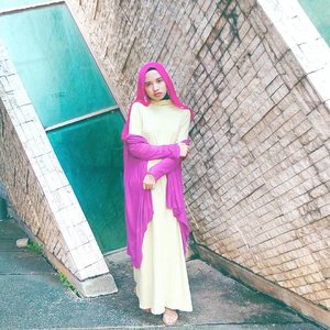 Fushia, violet, and me <bright win>#clozetteid #acolorstory #chictopia #fashionbloggers #lookbookindonesia #ootdindo #abmlifeiscolorful