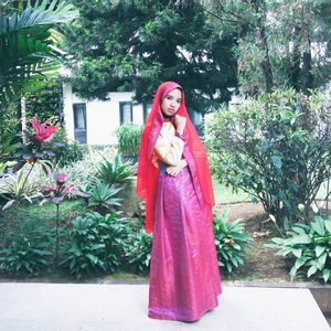 This is definitely one of my fav dress! Bollywood achaaa~

Thankyou again @sitinuraenizakiah❤

Click link in my bio for more info🔝

#clozetteid #chictopia #fashionbloggers #bollywooddress