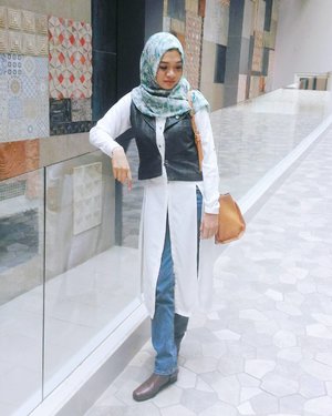 My #fashionstyle today💃

#ootd #ootdindo #ootdindonesia #clozette #clozetteid #hijabootdindo #hijabootd #hijabers #edgy #edgyfashion #fashion #fashionid #fashionindo #hijabfashion #inspiration #fashioninspiration #fashionista #indonesian #indonesiangirl #bblogger #beautyblogger #indonesianbeautyblogger #surabayabeautyblogger #latepost #instalike #instabeauty #gadzotica