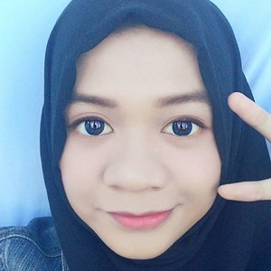 Hello Sunday!#makeup #naturalmakeup #cute #cuteness #girl #ootd #selfiesunday #selfie #selca #hijab #hijabers #indonesiabeautyblogger #beautyblogger #bbloggers #beautybloggerid #clozetteid #instalike #instagood
