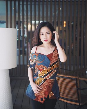 Be who you are, not who the worlds wants you to be. - Coco Chanel 
_
_
Wearing this chic batik top from @kerfofficial 
_
_
#clozetteid #batikmodern #kerfofficial #batikstyle #ootd #batik #indonesiabatik