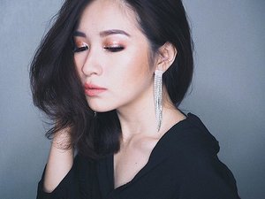 Nothing. There’s no special occasion, I just miss playing dress up and make up. Hey maybe it could be a Valentine’s day makeup inspiration. What should I call it? Hmmm.. how about ~ Glowy Champagne Makeup ~ fyi: it’s colourpop dreamst palette on my eyes. ✨✨
_
_
Gonna share about the ingredients on my face, next post! 😁😁
_
_
#clozetteid #makeuptutorial #makeuplife #makeupjunkie #faceoftheday #instamakeup #colourpopdreamst #beautyblogger #beautyhaul #beautygram #makeupoftheday
