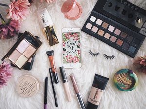 You can never have too many makeup. ~ it's my toys for previous videos. Link on bio ✨✨
_
_
_
#clozetteid #makeuptutorial #beautyreview #fdbeauty #clozetteco #bloggerbabes #beautyblogger #indobeautyblogger #asianmakeup