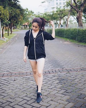 A short run is better than no run at all. 
_
_
Got my black hoodie from @cartexblanche 
Handled by @hi.management 
_
_
#clozetteid