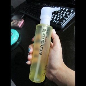 my fav cleansing oil is empty 😭😭😭just waiting my DHC cleansing oil 😍😍 #shuuemura #shuuemuracleansingoil #cleansingoil #skincare #cleanser #japanskincare #japan #clozetteid #pinastikabeautyblog #instabeauty #favorit
