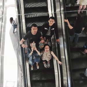 Siblings splendid time 🤙🏻
#clozetteid #escalatorselfie #selfieforlife