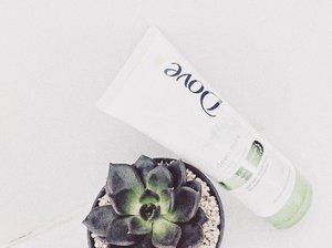 Whatever your skin needs, whether you want a face wash for oily skin or to remove make-up, try @dove 
Cleanse & care your skin 💯
.
.
.
#clozetteID #beautyreview #thursday #clozettedaily #dove #skincare #review #facialwash