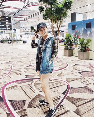 "Black Cap & Sneakers" is up on blog. Read it at www.bymrsaa.com ✌🏻 #clozetteID #lookbookindonesia #ootd #potd #fashion #singapore #travel #travelinstyle #CGStreetStyle #ootdindo #hype #hypebae