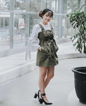 Morning grin [ green ]
After play with pink yesterday, dont forget for greeny your day. 
The color of 2017 GREEN for sure 😉
Cute dress from @loveandflair .
.
,
📷 @wulanwu .
.
.
#bloggerindonesia #lookbookindonesia #beautyguru #beautyvlogger #beautyblogger #clozetteid #bloggerstyle #fashionblogger #fashionstyle #fashionindo #indonesianbeautyblogger #indonesian_blogger #indonesiabeautyblogger #youtuber #youtubeasia #youtuberindonesia #clozetteambassador #beautyindonesia #indobeautygram#stylehaul #cgstreetstyle #ggreptrend