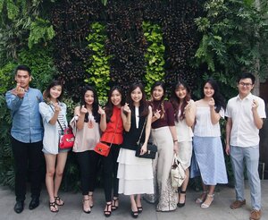 Share LOVE & JOY with this birthday GIRL! @devolyp
😙😙
.
.
.
.
#bloggerindonesia #lookbookindonesia #beautyguru #beautyvlogger #beautyblogger #clozetteid #bloggerstyle #fashionblogger #fashionstyle #fashionindo #indonesianbeautyblogger #indonesian_blogger #indonesiabeautyblogger #youtuber #youtubeasia #youtuberindonesia #clozetteambassador #beautyindonesia #indobeautygram#stylehaul