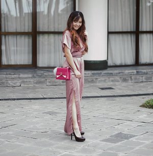 @avgal_collection jumpsuit def make my siluet more beautee ❤Love how turn out, and the color - pueerrfeeee''Still february, still valentine mood ~ play with your pink...,📷 @wulanwu ...#bloggerindonesia #lookbookindonesia #beautyguru #beautyvlogger #beautyblogger #clozetteid #bloggerstyle #fashionblogger #fashionstyle #fashionindo #indonesianbeautyblogger #indonesian_blogger #indonesiabeautyblogger #youtuber #youtubeasia #youtuberindonesia #clozetteambassador #beautyindonesia #indobeautygram#stylehaul #cgstreetstyle #ggreptrend