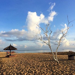 While accomplishing dreams, don't forget to enjoy life too :) #nusadua #Bali #conradbali #beach #trip #travel #travelgram #travelblogger #instatravel #clozetteid