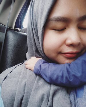 The best accessories a mom can have is her children's arm around her ❤❤❤ Today marks my one year mom-versarry. I am looking forward to many more years and many more kid(s) to come, insya Allah. .
-------
.

#mom #motherhood #child #baby #babyboy #momandson #clozettedaily #clozetteid #hijab #hotd #hijaboftheday