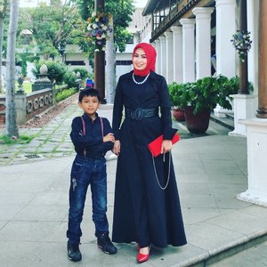 Black n Red by mom & son

#clozetteid #ootd #hijabersindonesia #hijabootd #fashionlife #fashionblogger