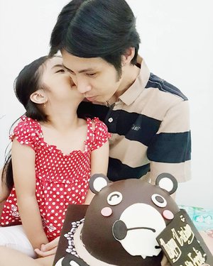 Happy birthday Ming xia first love ❤ always be a good daddy for our lil princess yaaa 😊...#latepost #ClozetteID #instabeauty #indonesiablogger #indonesiabeautyblogger #bloggerBDG #bloggerlife #bloggerbandung #bloggerindonesia #beautyblog #beautyblogger #beautybloggers #beautybloggerbandung #beautybloggerindonesia #indobeautygram #bbloggers #bbloggerslife #BloggerPerempuan #like4like #follow4follow #followforfollow #likeforlike #likeforfollow #TribePost #StarClozetter #ClozetteStar #ggrep
