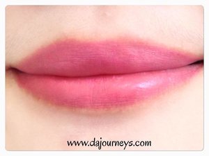 Selamat pagiii mana gincunya? 💋💋💋 ini gincu saya hari ini, #iShine 07. Brun Cinnamon yang warnanya lebih ke pink daripada nude. Padahal kalau lihat warna cinnamon kan aslinya coklat ya? Hahahaa sudah jangan protes, nanti puasanya batal. Datipada batal mending cek review lengkap tentang lipstik ini di www.dajourneys.com yuks #ClozetteID #instabeauty #indonesiablogger #indonesiabeautyblogger #bloggerBDG #bloggerlife #bloggerbandung #bloggerindonesia #beautyblog #beautyblogger #beautybloggers #beautybloggerbandung #beautybloggerindonesia #bblogger #bbloggers #bbloggerslife #ClozetteStar #StarClozetter #GGRep #f4f #like4like #likeforfollow #BeautyBloggerID