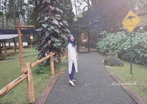 😎 #Clozette #Clozetteid #beauty #ootd #FOTD #HOTD #Hijabstyle #Holiday #Tamansafari #Indonesia #Local #Dasistersblog #curifotoadalahkriminal